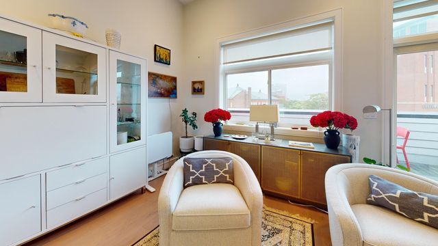 65 Meridian St 5, Boston, MA 02128