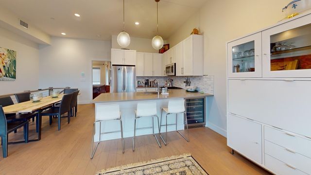 65 Meridian St 5, Boston, MA 02128
