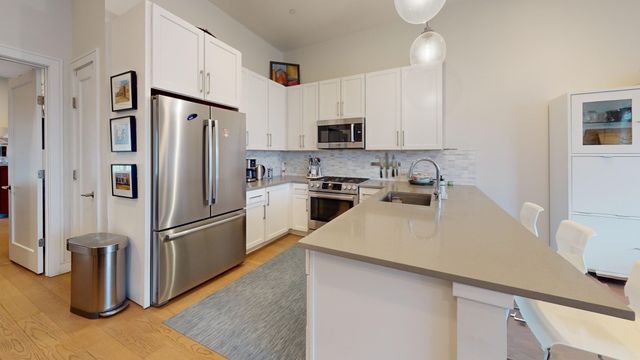 65 Meridian St 5, Boston, MA 02128
