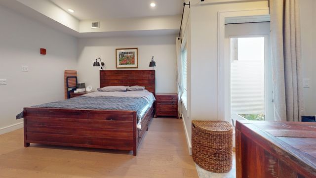 65 Meridian St 5, Boston, MA 02128