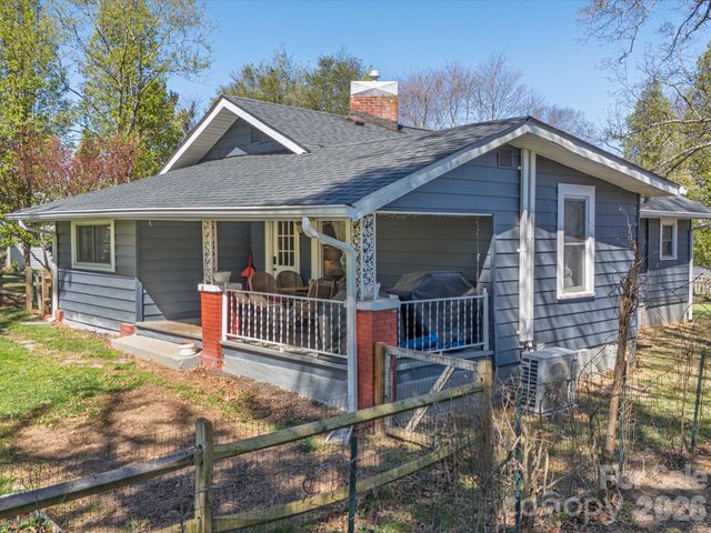 12 Maple Lane, Arden, NC 28704
