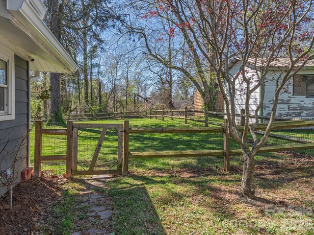 12 Maple Lane, Arden, NC 28704