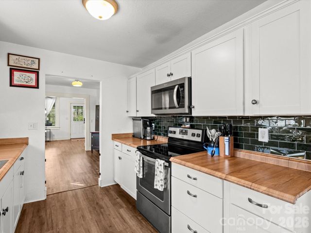 12 Maple Lane, Arden, NC 28704