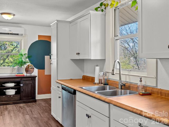 12 Maple Lane, Arden, NC 28704