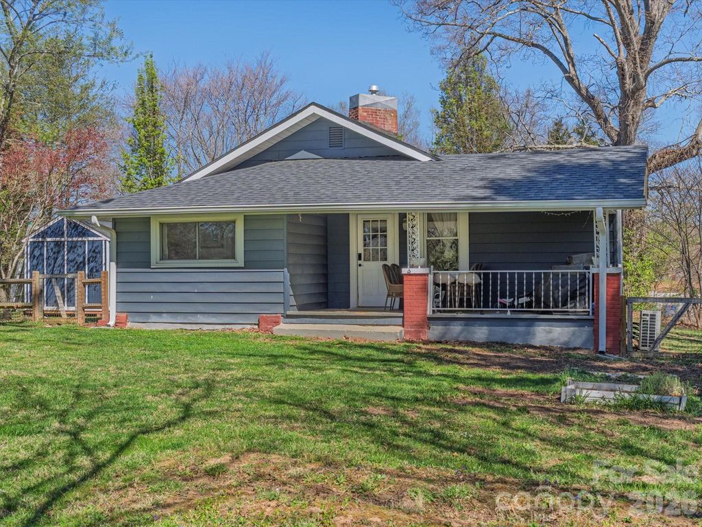 12 Maple Lane, Arden, NC 28704