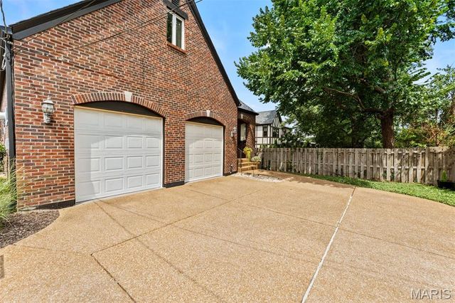 516 Warder Avenue, University City, MO 63130