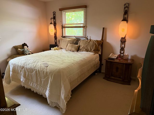 25 Holiday Road, Manalapan, NJ 07726