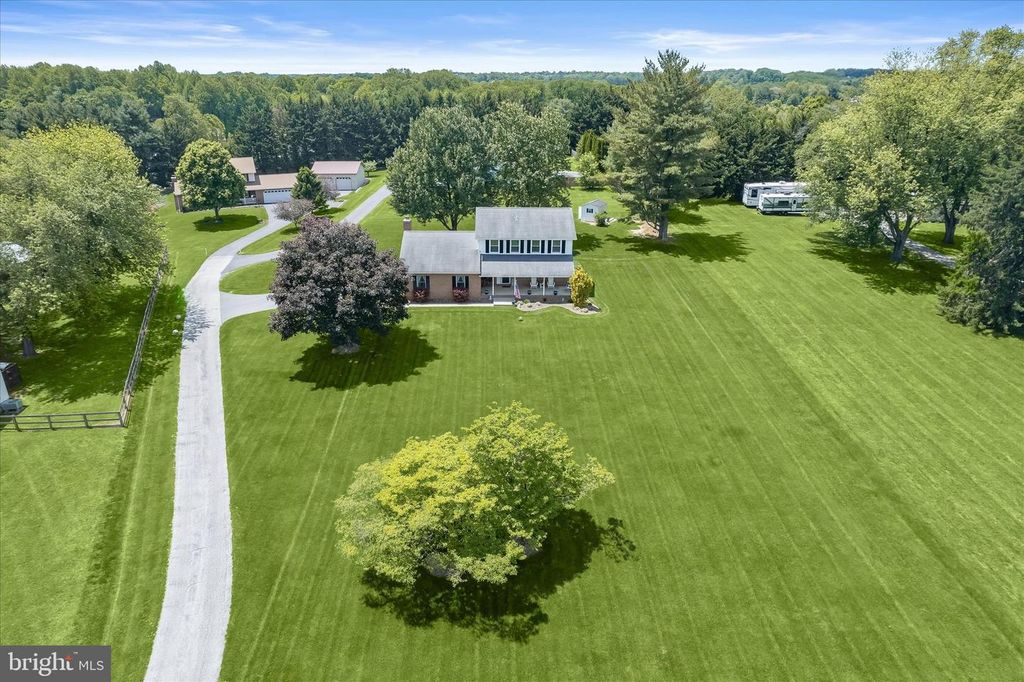 Image 2 of property listing at 2798 KATHY DR, Finksburg, MD 21048