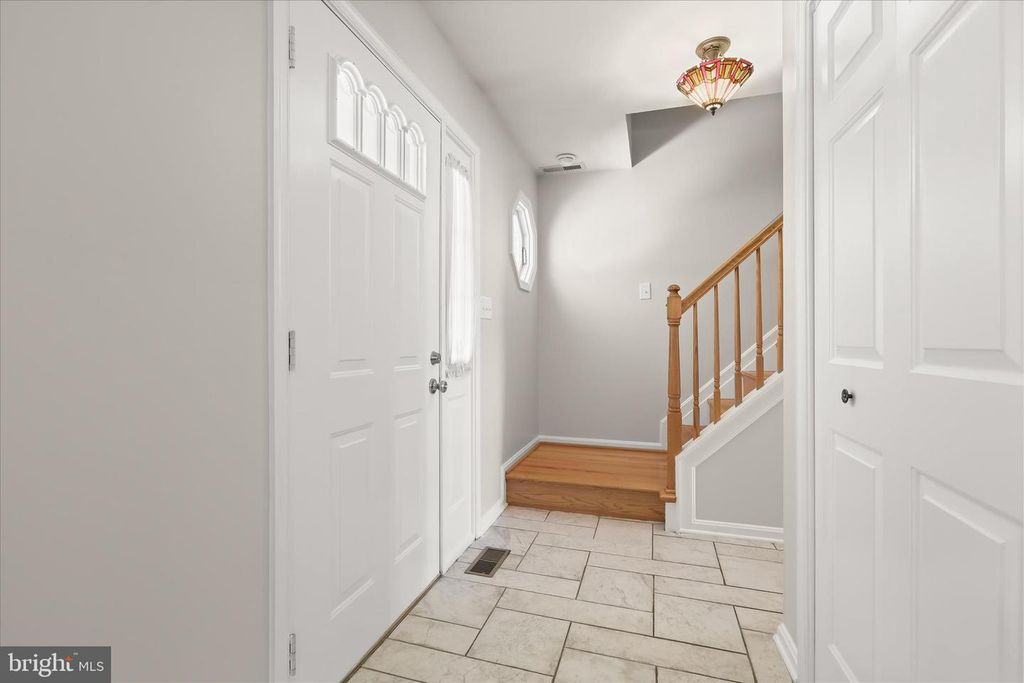 Image 8 of property listing at 2798 KATHY DR, Finksburg, MD 21048