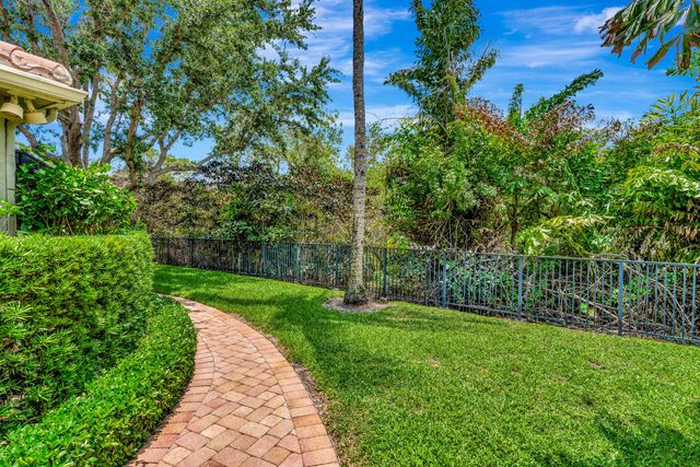 366 Fishermans Way, Jupiter, FL 33477