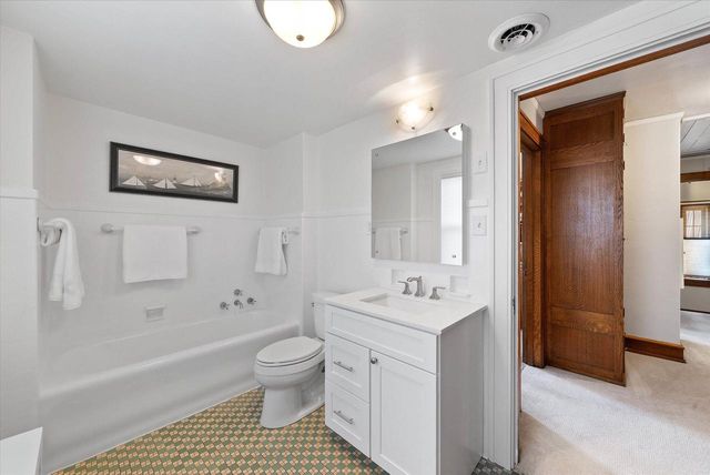 117 Lake COURT, Sheboygan, WI 53081