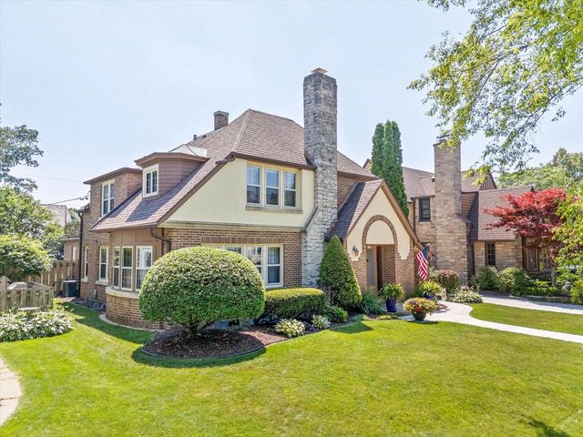117 Lake COURT, Sheboygan, WI 53081