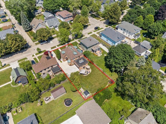 117 Lake COURT, Sheboygan, WI 53081