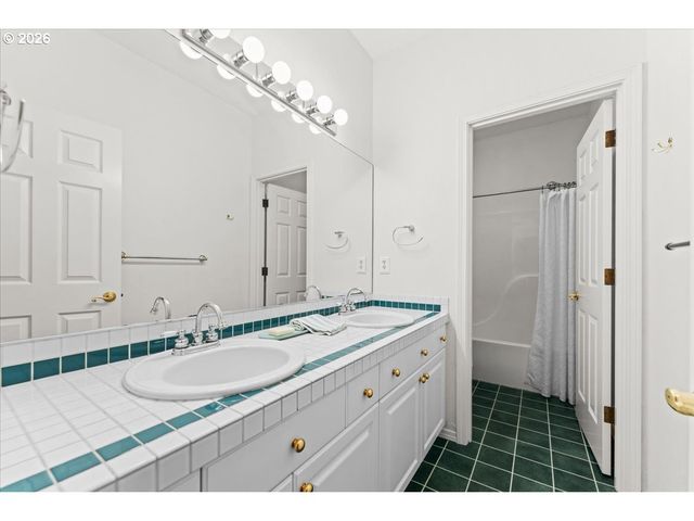 12431 Sw 55TH Pl, Portland, OR 97219