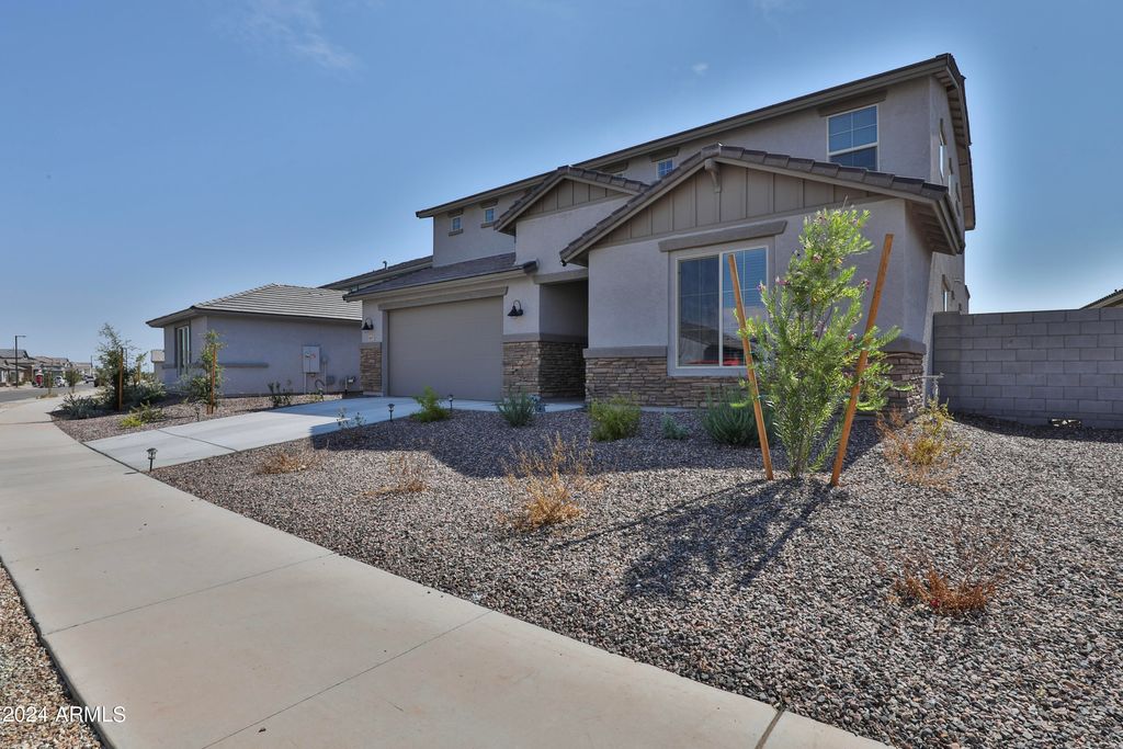 16873 W FETLOCK Trail, Surprise, AZ 85387 — photo 4