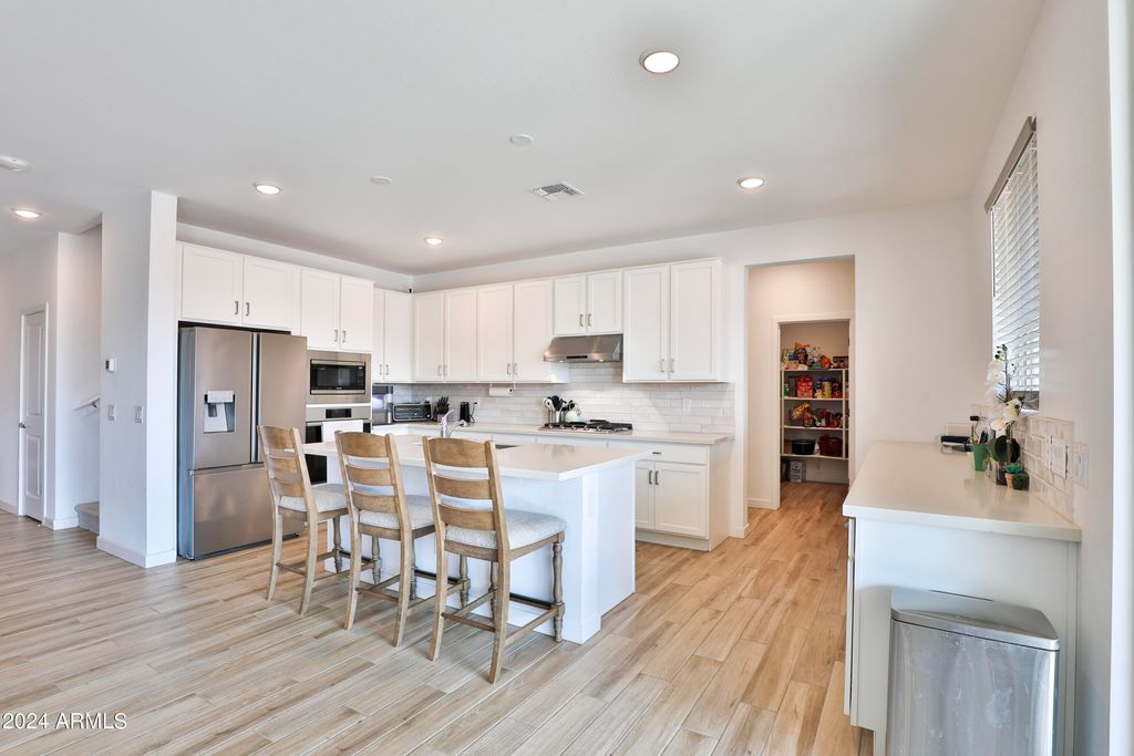 16873 W FETLOCK Trail, Surprise, AZ 85387 — photo 5