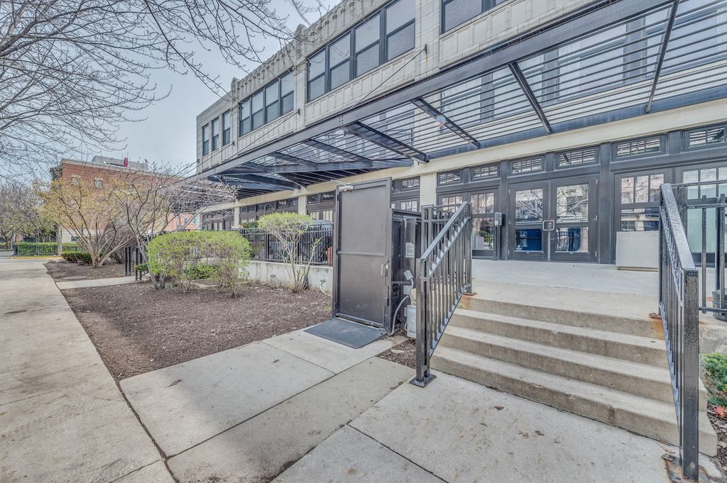 1001 W 15th Street 317, Chicago, IL 60608