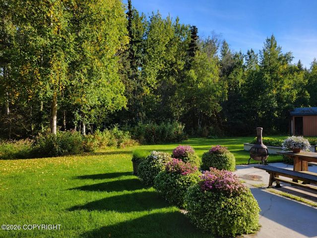 15124 Loc Loman Lane, Anchorage, AK 99516