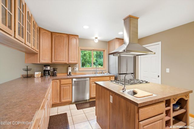 15124 Loc Loman Lane, Anchorage, AK 99516