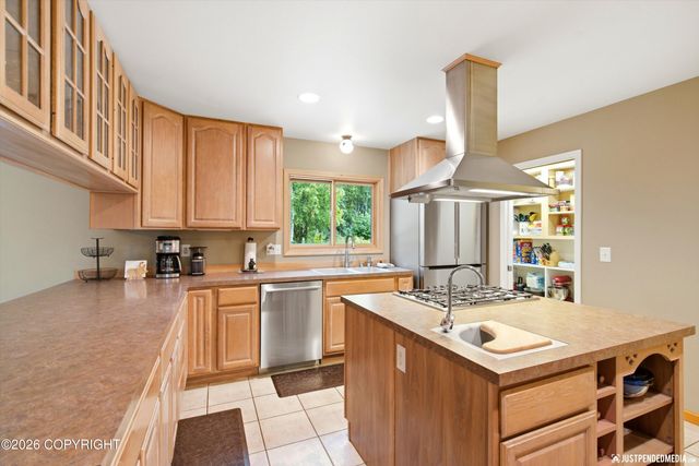 15124 Loc Loman Lane, Anchorage, AK 99516