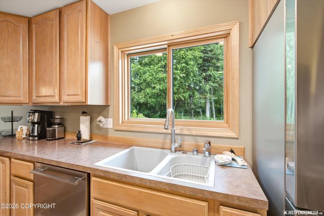 15124 Loc Loman Lane, Anchorage, AK 99516