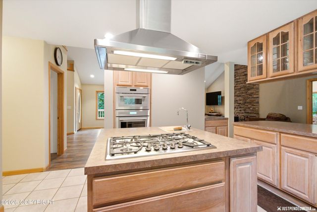 15124 Loc Loman Lane, Anchorage, AK 99516