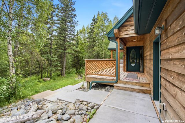 15124 Loc Loman Lane, Anchorage, AK 99516
