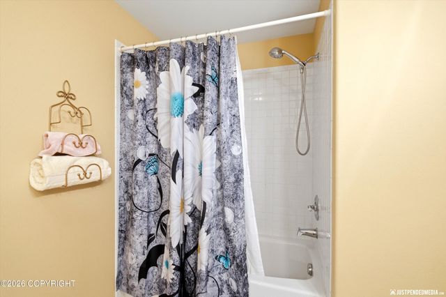 15124 Loc Loman Lane, Anchorage, AK 99516