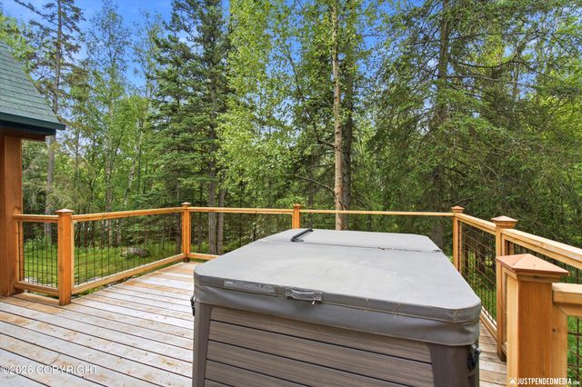 15124 Loc Loman Lane, Anchorage, AK 99516