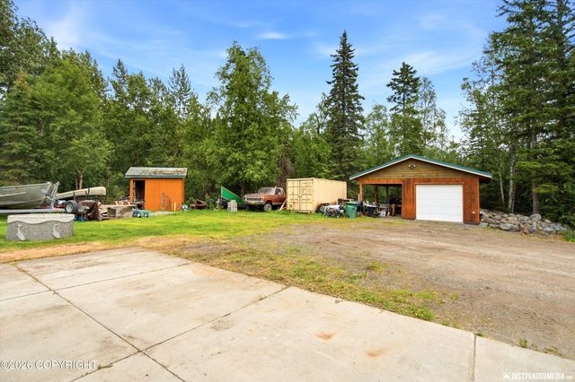 15124 Loc Loman Lane, Anchorage, AK 99516
