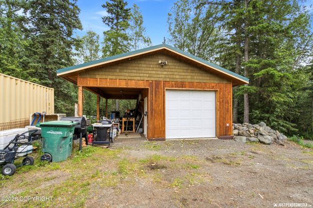 15124 Loc Loman Lane, Anchorage, AK 99516