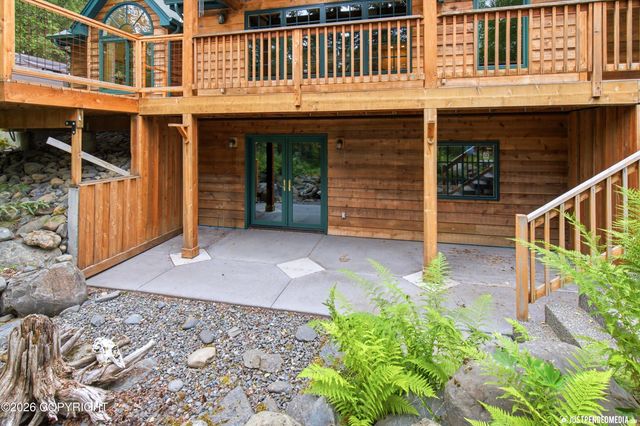 15124 Loc Loman Lane, Anchorage, AK 99516