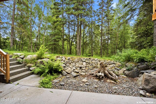 15124 Loc Loman Lane, Anchorage, AK 99516