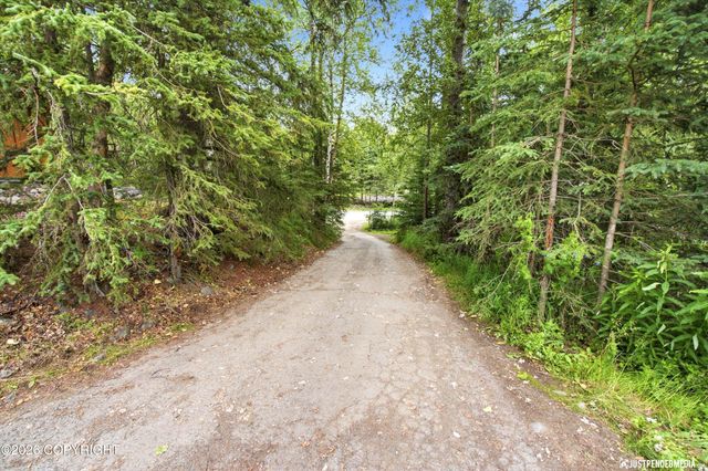 15124 Loc Loman Lane, Anchorage, AK 99516