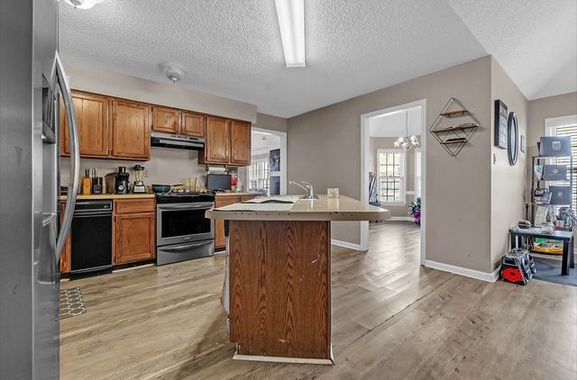 6770 CASTLEGATE LN, Memphis, TN 38141