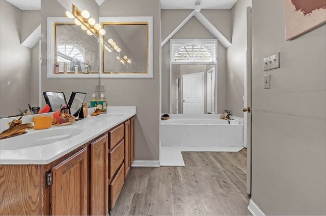 6770 CASTLEGATE LN, Memphis, TN 38141