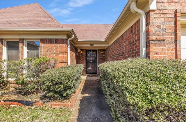 6770 CASTLEGATE LN, Memphis, TN 38141