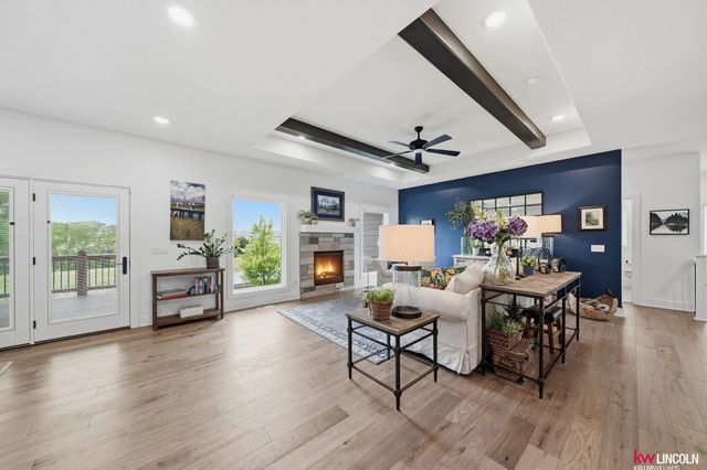 10902 Portage Drive, Papillion, NE 68046