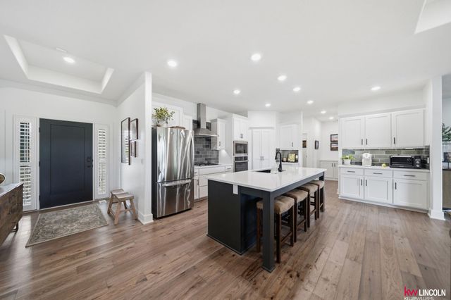 10902 Portage Drive, Papillion, NE 68046