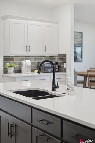 10902 Portage Drive, Papillion, NE 68046