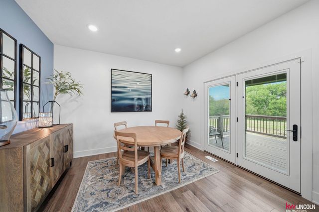 10902 Portage Drive, Papillion, NE 68046