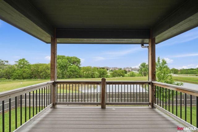 10902 Portage Drive, Papillion, NE 68046