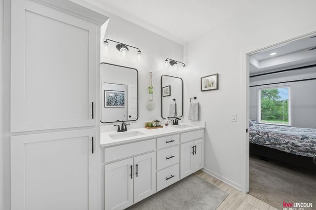 10902 Portage Drive, Papillion, NE 68046