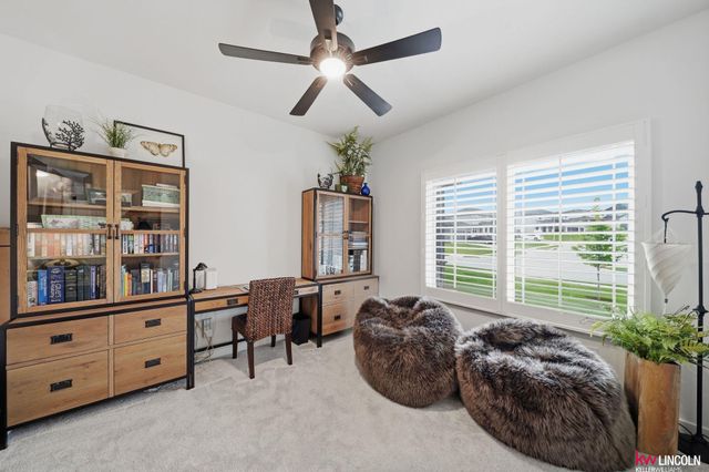 10902 Portage Drive, Papillion, NE 68046