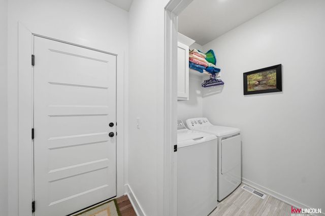 10902 Portage Drive, Papillion, NE 68046