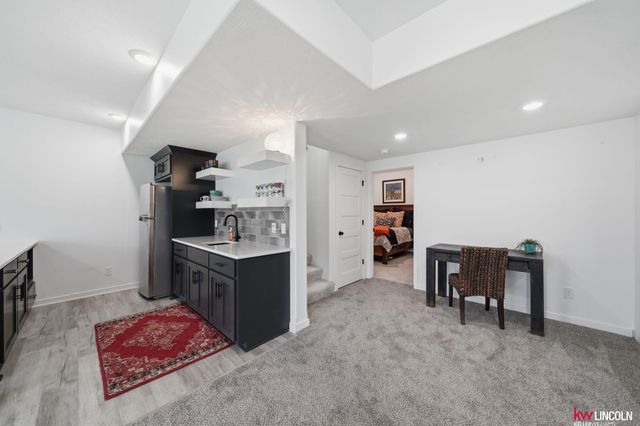 10902 Portage Drive, Papillion, NE 68046