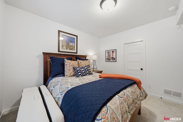 10902 Portage Drive, Papillion, NE 68046