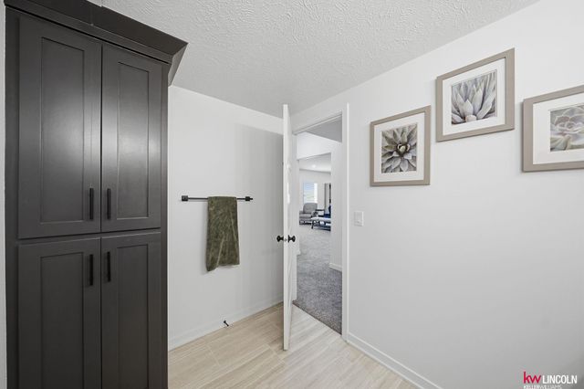 10902 Portage Drive, Papillion, NE 68046