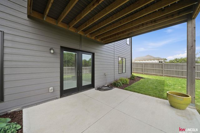 10902 Portage Drive, Papillion, NE 68046
