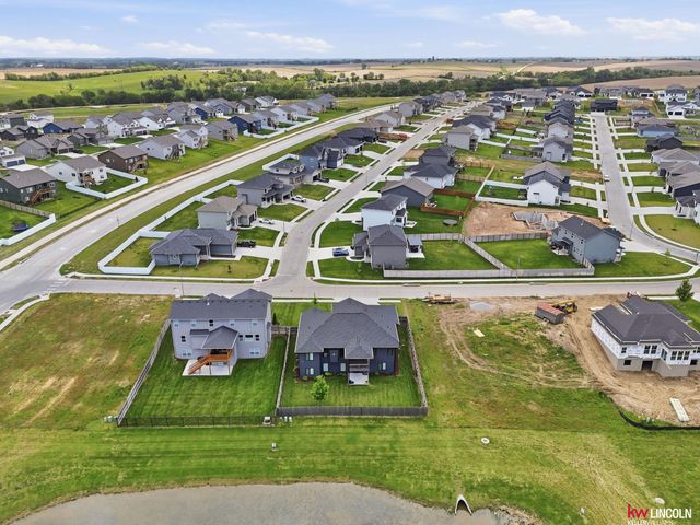 10902 Portage Drive, Papillion, NE 68046
